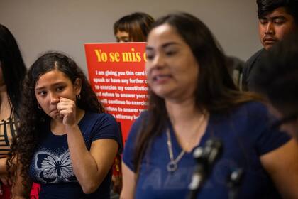 Familiares y amigos de José Armando Lainez Argueta denuncian su detención ilegal en una conferencia de prensa