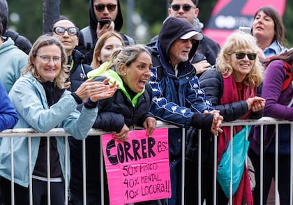 Familiares y amigos de los corredores fueron a alentar.