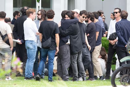 Familiares y amigos de Pablo Sánchez Elía, en la ceremonia que se realizó el jueves al mediodía en Pilar