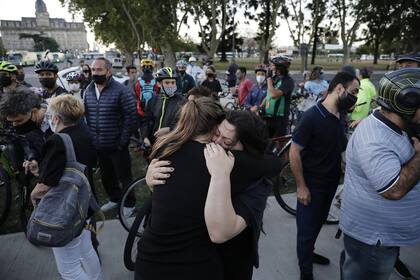 El dolor por una muerte evitable. Quienes participaron de la marcha pidieron que se evite la comercialización de bicicletas robadas