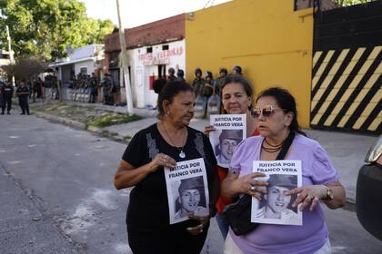 Familiares y vecinos de Franco Vera protestan frente al bunker de drogas frente al que fue asesinado el joven de 22 años