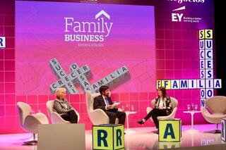 La historia de dos mujeres que se abrieron paso entre camioneros y metalúrgicos