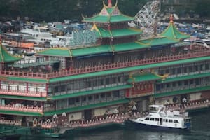 El restaurante flotante más grande del mundo se hundió en el mar