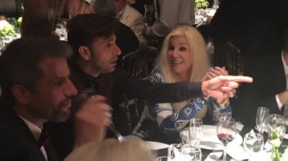 ¡Qué mesaza! Martín Bossi y Susana Giménez compartieron una mesa, en un casamiento de un reconocido periodista uruguayo