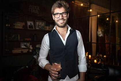 ¿Quién no se tomaría un rico trago de la mano de Benjamin Alfonso?