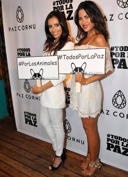 Por la paz... Karina Jelinek apoyó el desfile de su amiga y diseñadora Paz Cornú, que quiso presentar su nueva colección y además dejar un mensaje