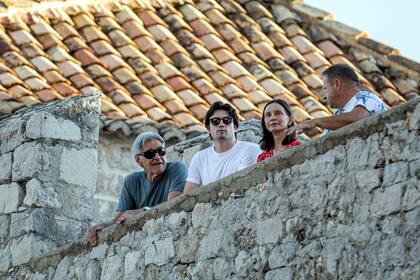Harrison Ford se paseó como un turista más en Dubrovnik, Croacia, a donde viajó con su esposa Calista Flockhart y su hijo Liam