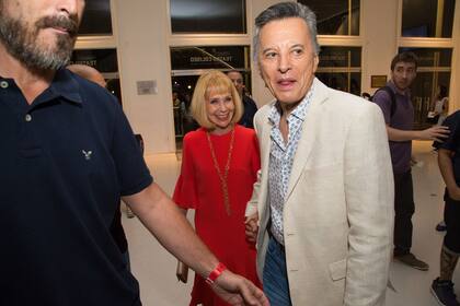 Palito Ortega llegó junto a su esposa, Evangelina Salazar, para ver su amigo -y a su hija Rosario- en escena