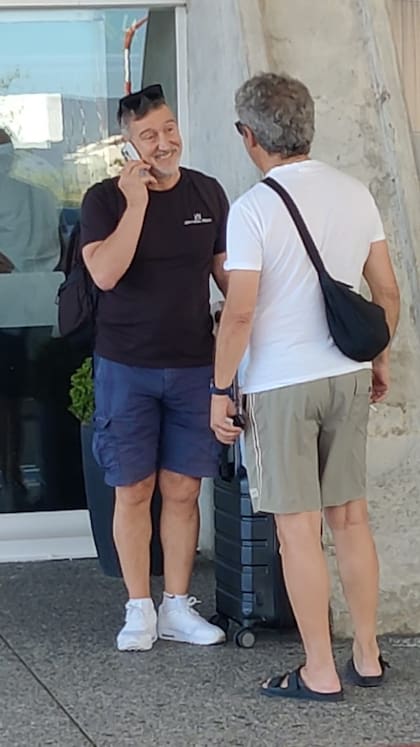 El exbailarín y actual director Artístico del Ballet Estable del Teatro Colón de Buenos Aires, Argentina también eligió Uruguay para pasar las fiestas. El maestro de ballet se mostró muy amable y distendido antes de partir a su morada