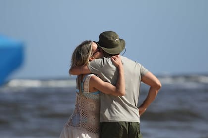 Luego de pasar la Navidad con la familia de Anita Espasandin, su novia, Benjamín Vicuña viajó a Punta del Este para disfrutar de un merecido descanso. El actor chileno, además, se reencontró con sus hijos Magnolia y Amancio, quienes celebraron la Nochebuena en Buenos Aires con su mamá, La China Suárez y con Mauro Icardi