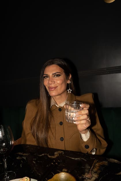 Fanática de la gastronomía, Flor de la V no se quiso perder la inauguración.