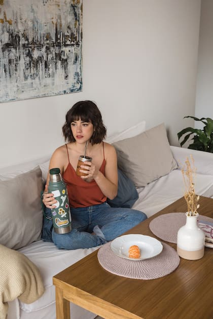 Fanática del mate, Rocío prefiere endulzarlo con escamas de coco.