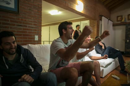 Fanático de Boca y pendiente del partido ante Cerro Porteño