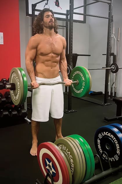 Fanático del gimnasio, comparte con sus seguidores de Instagram sus jornadas de entrenamiento. 