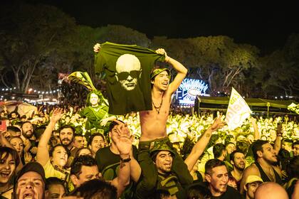 Fanáticos de Las Pelotas en el Festival de Rock en Baradero