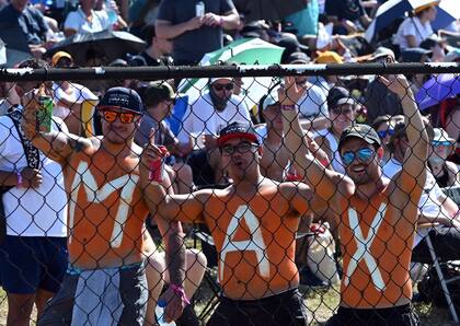 Fanáticos de Max Verstappen le dan color al Gran Premio de Estados Unidos que recibió a 400.000 espectadores