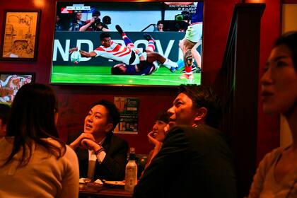 Fanaticos en los bares de Japon