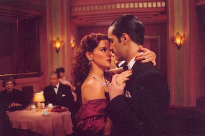 La relación de Fanny Navarro con Juan Duarte fue retratada en la película de Héctor Olivera Ay, Juancito (2004)