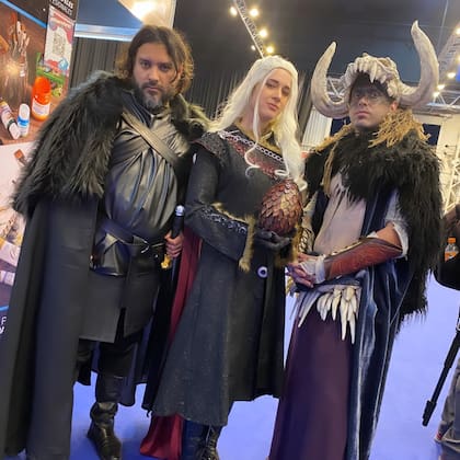 Fans disfrazados de persoajes de The Game of Thrones