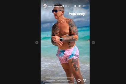 Fantino deja ver sus tatuajes en las playas de México