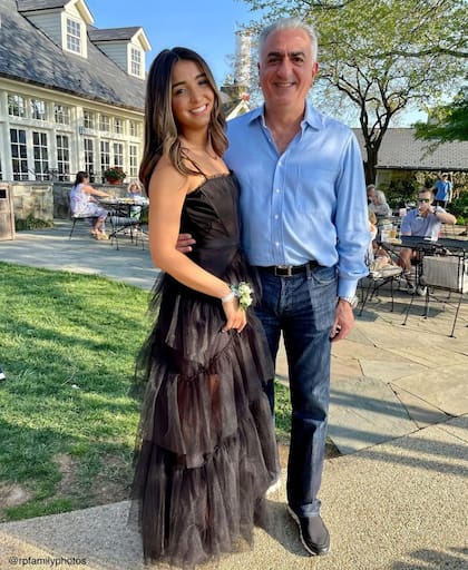 Farah y su papá, Reza Pahlavi (Foto: https://farahpahlavi.org/)