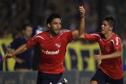 Farías anotó su primer gol desde su llegada a Independiente