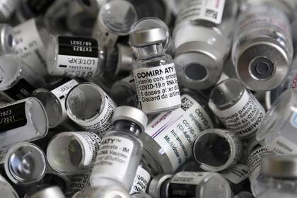 Farmacias  y gobiernos estatales desecharon millones de dosis