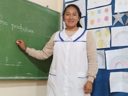 Fátima Velásquez soñaba con pararse frente al pizarrón en un aula