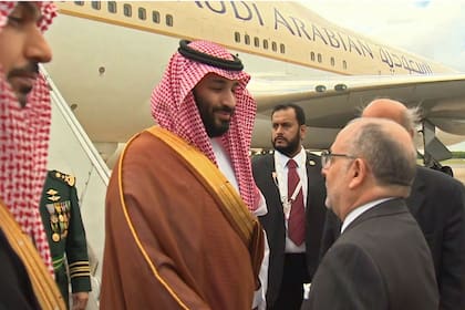Faurie recibió ayer en Ezeiza al príncipe heredero saudita