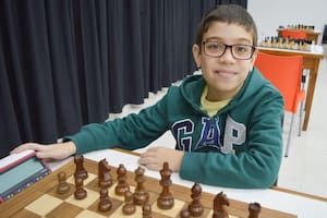 El chico hincha de Vélez al que le aburría el ajedrez y terminó dando cátedra del juego en YouTube