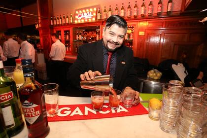 Fede Cuco publicó un manual de coctelería ilustrado