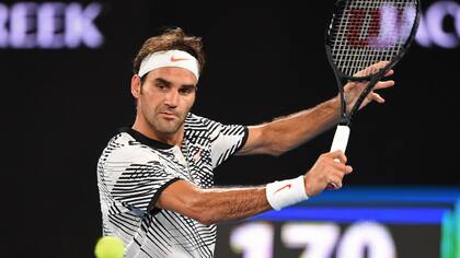 Federer ganó en su regreso al circuito