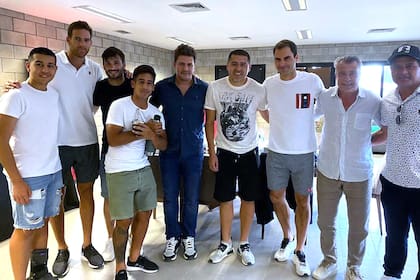 Federer recibe a dos invitados ilustres: Del Potro y Riquelme