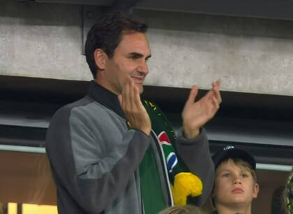 Federer siguió el partido con una bufanda sudafricana; su madre es oriunda del país cuatro veces campeón mundial de rugby.