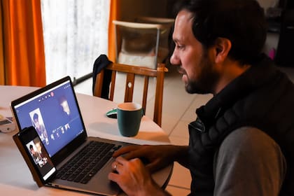 Federico en una de las clases virtuales con sus alumnos