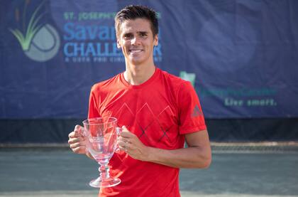 Federico Coria, con el trofeo del Challenger de Savannah