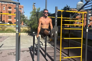 Hizo “willi” en su moto, chocó contra un auto y tras 8 cirugías tomó una dura decisión