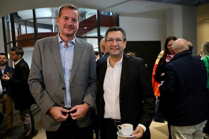 Federico Etiennot (Axion) y Bernardo García (General Motors)