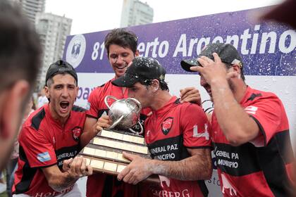 Federico Ferrari, Facundo Novoa, Justo Bermúdez y Martín Lemme en su primera cita con el Pato de Plata; El Siasgo terminó festejando en una tarde en la que no era favorito.