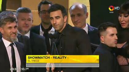 Federico Hoppe y el equipo de ShowMatch, tras ganar el premio a mejor reality