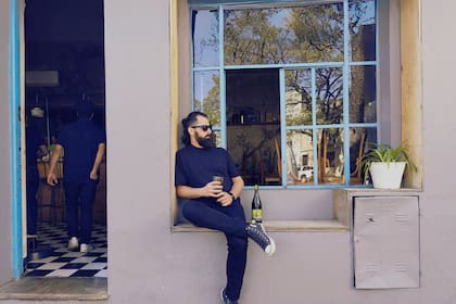 Federico Iasparra estaba en Barcelona cuando decidió volver a Argentina para producir su propio vermut.