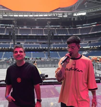Federico Lauria y Duki en el Estadio Bernabéu