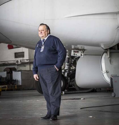 Federico Lehmann, jefe mecánico, un histórico del área de mantenimiento con un amor incondicional por los aviones