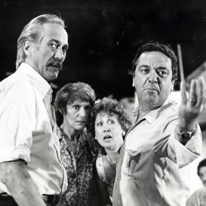 Federico Luppi, Haydeé Padilla, Dora Prince y Julio de Grazia en El arreglo, película de Fernando Ayala