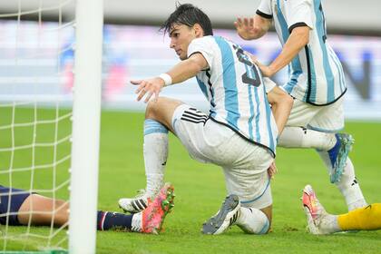 Federico Redondo le dio el empate agónico a la Argentina, que le otorgó "una vida" más