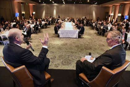 Federico Sturzenegger y Marcos Pereda en el encuentro del Cicyp el año pasado