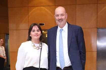 Federico Sturzenegger y su esposa.