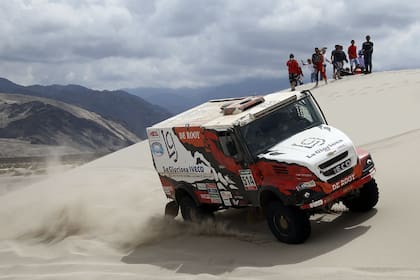 Federico Villagra terminó tercero en el Dakar; es la primera vez que un argentino llega al podio entre los camiones