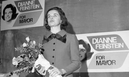 Feinstein comenzó su carrera política en la alcaldía de San Francisco, California.