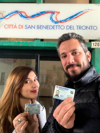 Felices al obtener la ciudadanía italiana.